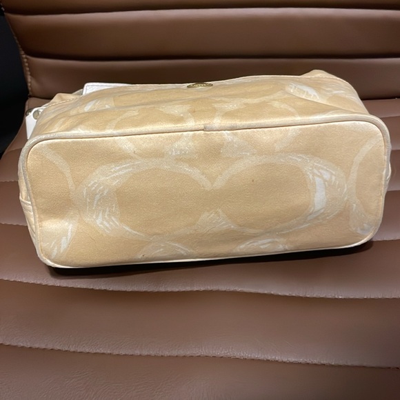 Coach F10698 Gold Hampton hobo Handbag - Picture 4 of 4